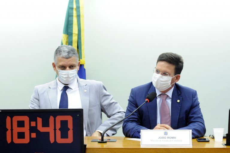 Deputado Dr. Frederico e o ministro João Roma - (Foto: Gustavo Sales/Câmara dos Deputados)