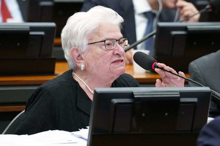 Erundina: inspiração em centros de convivência criados pela prefeitura de São Paulo - (Foto: Pablo Valadares/Câmara dos Deputados)