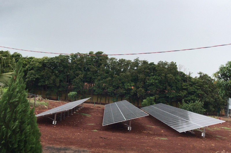 Avicultora do Oeste concretiza sonho de implementar sistema solar com apoio do Estado e BRDE
