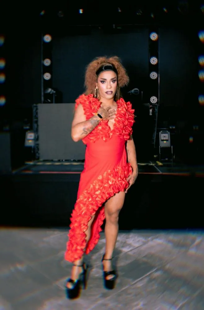 Allana Summers,Drag Queen maringaense, já trabalhou em diversas casas noturnas de Maringá,ela e hostess,DJ e performer - Foto: Arquivo pessoal Allana Summers,