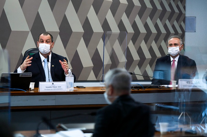 Omar Aziz, presidente da CPI, e Renan Calheiros, relator, que pediu a reclassificação dos documentos - Edilson Rodrigues/Agência Senado