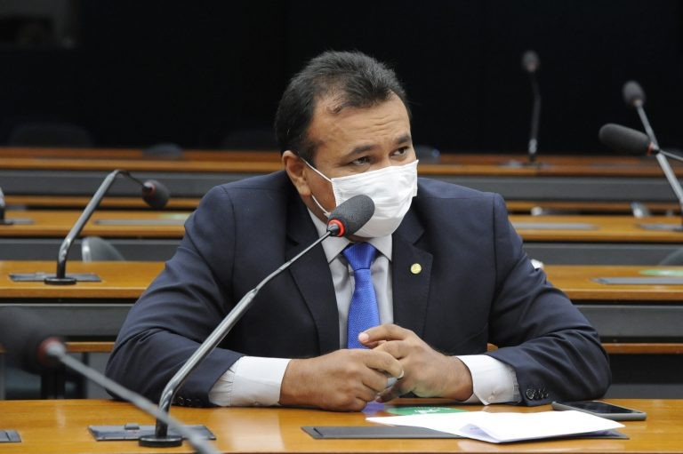 Abreu quer facilitar o acesso a medicamentos e insumos médicos - (Foto: Cleia Viana/Câmara dos Deputados)