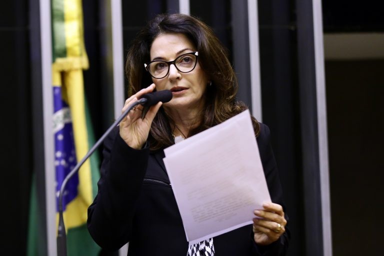 Ayub: mudança no texto original para exigir comprovação da necessidade econômica - (Foto: Michel Jesus/Câmara dos Deputados)
