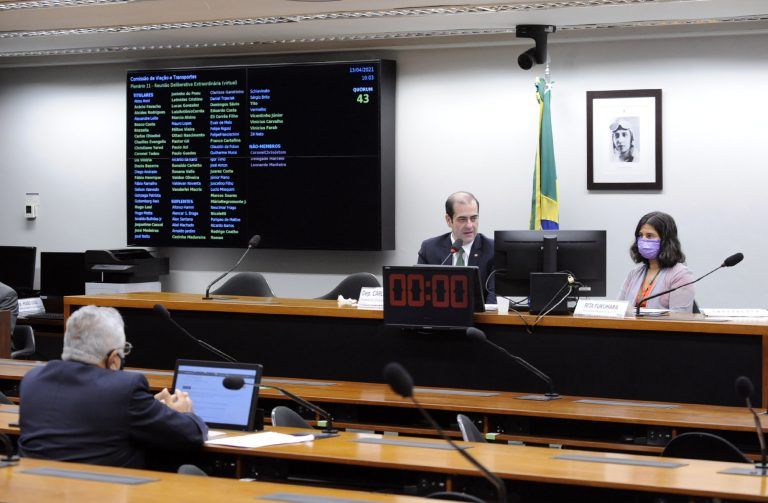 Comissão de Viação e Transportes em reunião no formato híbrido - (Foto: Gustavo Sales/Câmara dos Deputados)