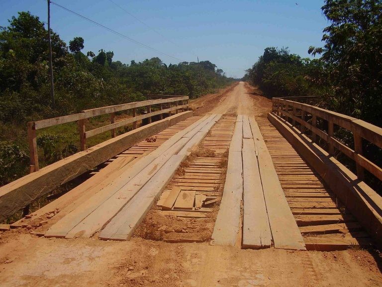 BR 319 liga Manaus a Porto Velho e ao resto do País - (Foto: Agência CNT de Notícias)
