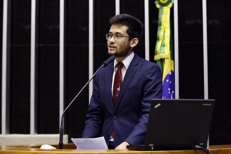 Kim Kataguiri: “Não permitir tal gratuidade seria dificultar ou mesmo inviabilizar a situação de um trabalhador que busca voltar ao mercado formal - (Foto: Michel Jesus/Câmara dos Deputados)