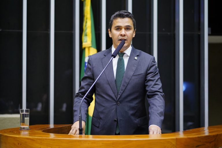 Diego Garcia: aumento da progressividade mitigaria desincentivos à oferta de trabalho para as mulheres - (Foto: Pablo Valadares/Câmara dos Deputados)