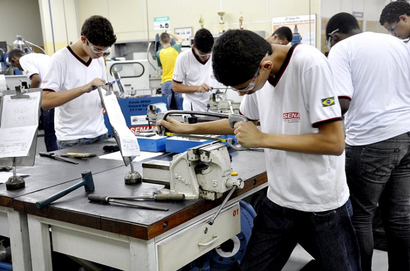 Requerimento do senador Izalci Lucas para realização do debate destacou a insuficiência de políticas para priorizar a formação técnico-profissional no ensino médio. Reunião será nesta sexta, às 10h - Prefeitura Municipal de Jahu