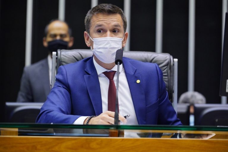 Carreras: projeto aumenta as chances de empreendedores conseguirem crédito - (Foto: Pablo Valadares/Câmara dos Deputados)