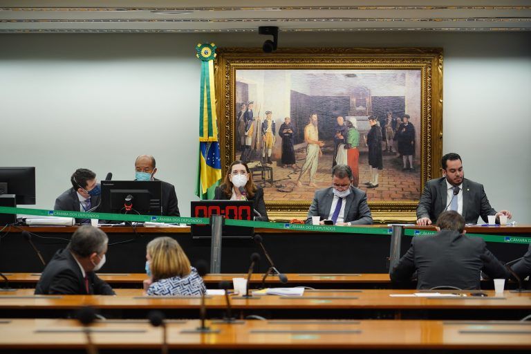 Comissão se reuniu nesta terça-feira - (Foto: Pablo Valadares/Câmara dos Deputados)