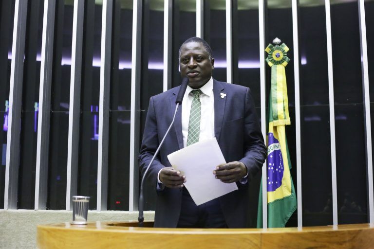 Helio Lopes: sistema atual dificulta entrada dos formados em Direito no mercado de trabalho - (Foto: Luis Macedo/Câmara dos Deputados)