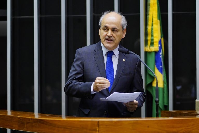 Fruet: “Para a pessoa idosa, a casa tem importância além de necessidades objetivas de abrigo” - (Foto: Pablo Valadares/Câmara dos Deputados)