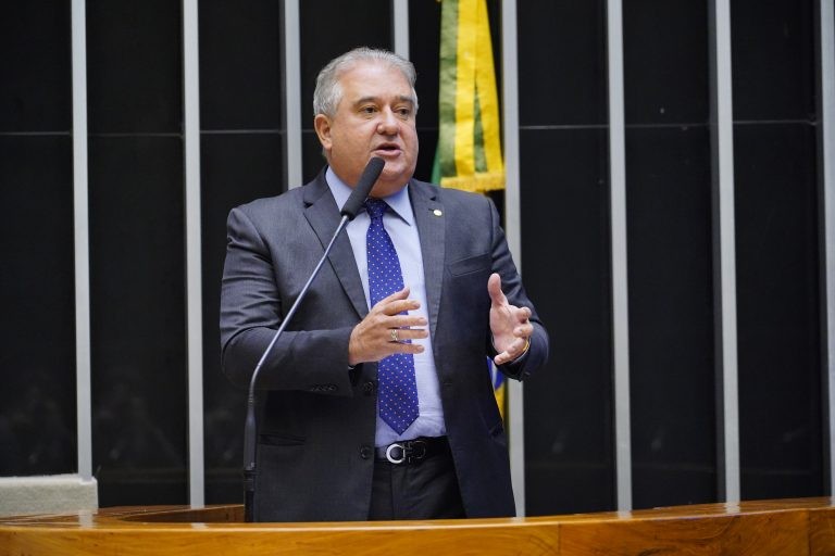 Coutinho: frente à situação, é justo um relaxamento provisório sobre a oferta de EPIs - (Foto: Pablo Valadares/Câmara dos Deputados)