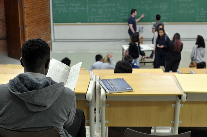 Sala de aula da UnB, em Brasília: jovens não adotados poderão ter cota no ensino superior público - Marcello Casal Jr/Agência Brasil