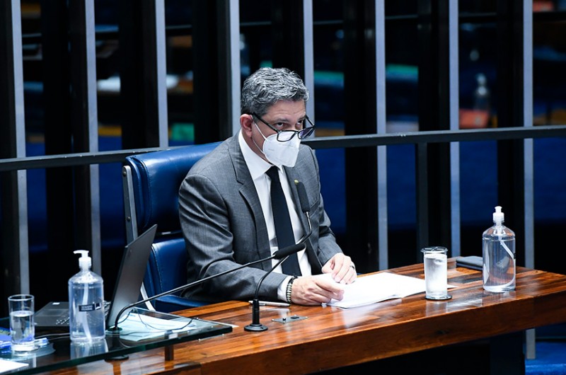 O relator, senador Rogério Carvalho, rejeitou 40 emendas apresentadas no Senado e acatou parcialmente 2. Ele sugeriu que as alterações propostas sejam analisadas depois da edição da nova lei - Marcos Oliveira/Agência Senado