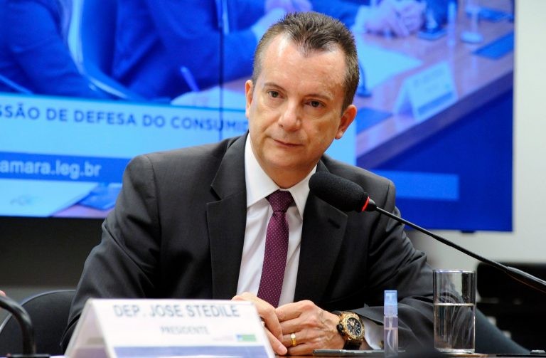 Deputado Celso Russomano: projeto se destina principalmente a idosos - (Foto: Zeca Ribeiro/Câmara dos Deputados)