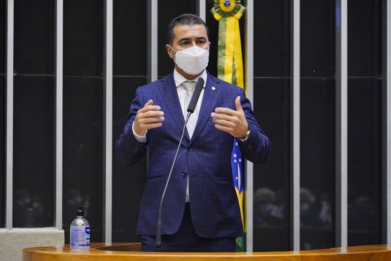 Miranda: trata-se de adiar o pagamento e não de isentar impostos - (Foto: Pablo Valadares/Câmara dos Deputados)