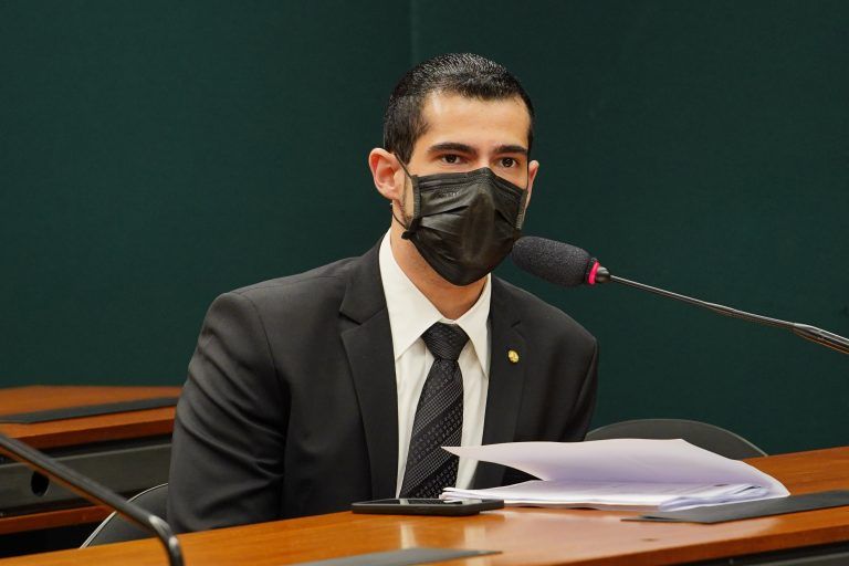 Leite: consignado pode ser única fonte para garantir a sobrevivência - (Foto: Pablo Valadares/Câmara dos Deputados)