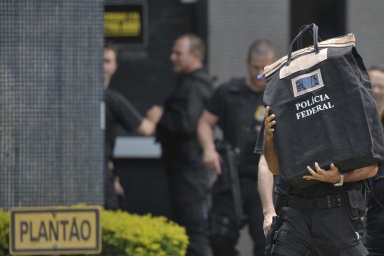Trabalho da Polícia Federal na Operação Lava Jato em 2016 - (Foto: EBC - Agência Brasil)