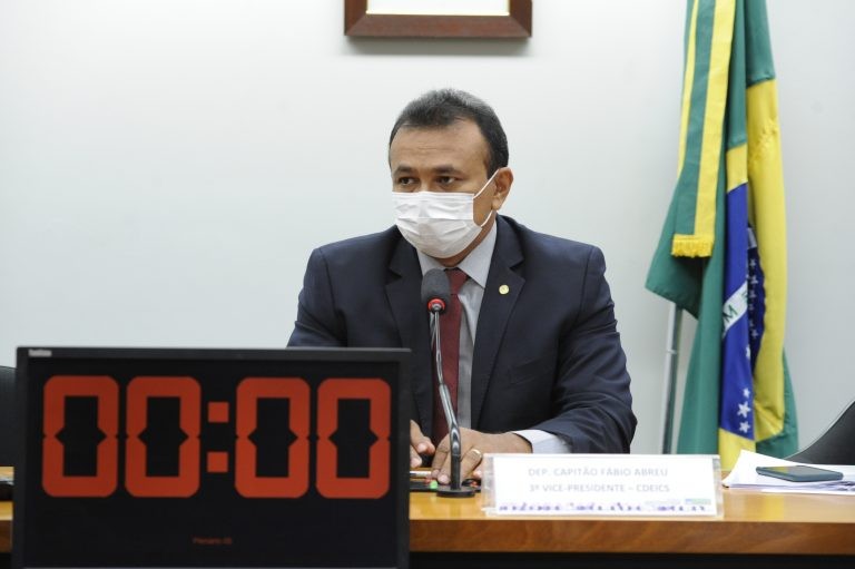 Fábio Abreu: medida dá agilidade às operações comerciais - (Foto: Gustavo Sales/Câmara dos Deputados)