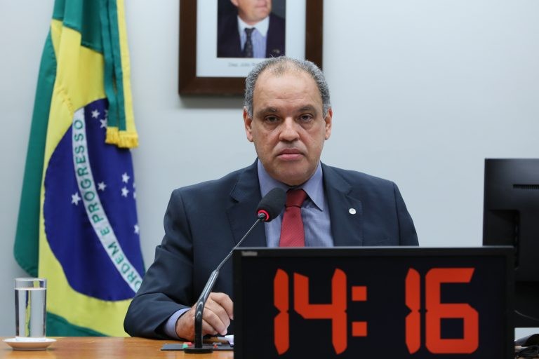 Roberto Alves: 