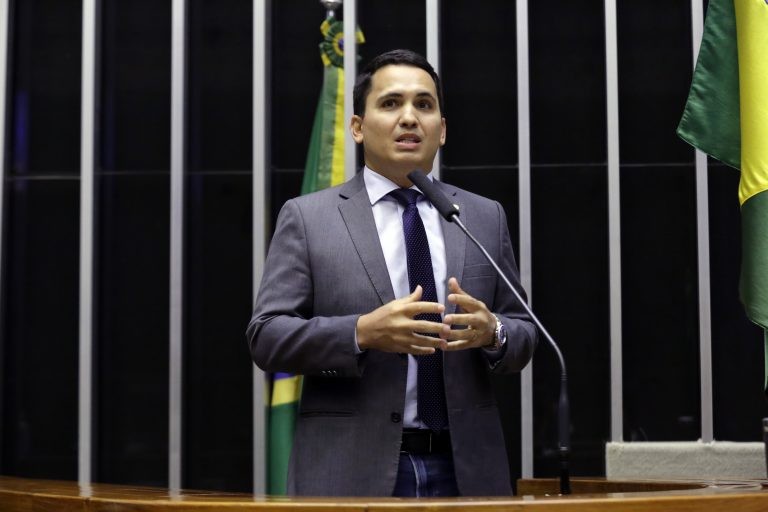 Colegiado aprovou texto apresentado pelo relator, Cássio Andrade - (Foto: Michel Jesus/Câmara dos Deputado)