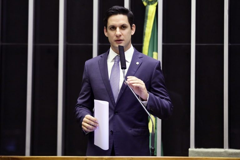 Motta parecer pela aprovação sem obrigar escolas a colaborar com o cumprimento da medida - (Foto: Luis Macedo/Câmara dos Deputados)