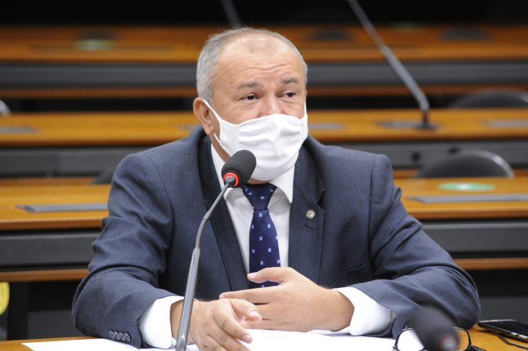 Conforme texto de Guedes, classificação das cargas será definida por órgão regulamentador federal - (Foto: Gustavo Sales/Câmara dos Deputados)