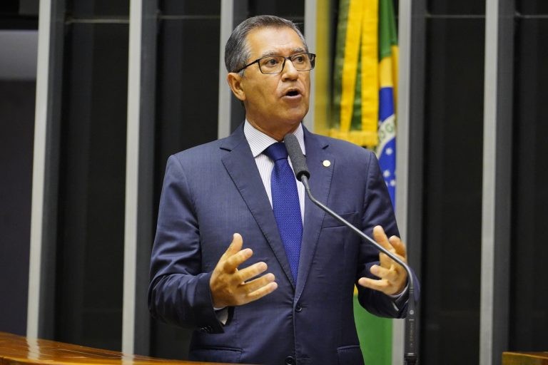 Vilson da Fetaemg fez alterações no texto original - (Foto: Pablo Valadares/Câmara dos Deputados)