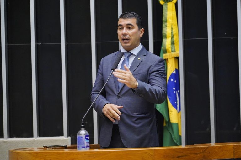 Luis Miranda diz que programas educacionais e de saúde já ficam a salvo dos cortes - (Foto: Pablo Valadares/Câmara dos Deputados)