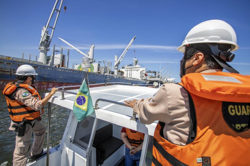 © Claudio Neves/Portos do Paraná