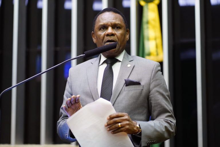 Ossesio Silva, autor da proposta - (Foto: Will Shutter/Câmara dos Deputados)