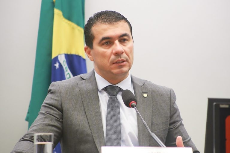 Luis Miranda: medida ampliará vagas para adolescentes em situação de vulnerabilidade - (Foto: Paulo Sergio/Câmara dos Deputados)