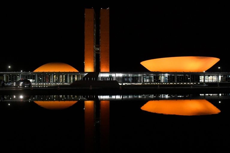 Cúpulas do Congresso terão iluminação especial - (Foto: Senado Federal)
