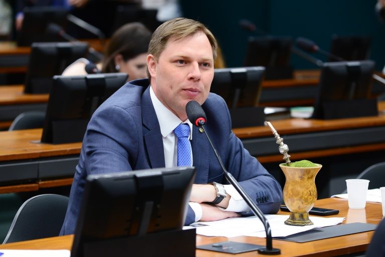 Lucas Redecker: Executivo deverá incluir, no Orçamento, previsão de renúncia fiscal - (Foto: Billy Boss/Câmara dos Deputados)