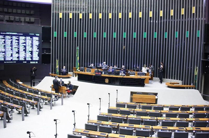O presidente da sessão, deputado Marcelo Ramos (PL-AM), disse que não houve acordo com a base do governo para a aprovação do projeto e, pelo menos um partido, orientou pela obstrução da sessão - Paulo Sergio/ Câmara dos Deputados