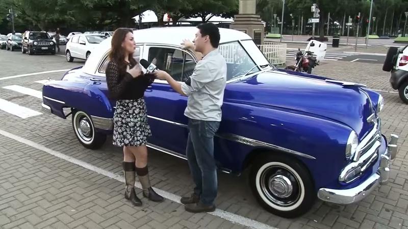 Carros antigos viram moda em casamento - Michel Hajime